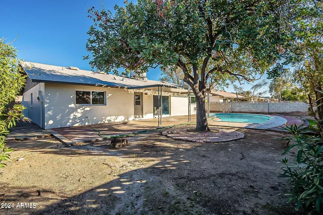 $2,600 | 14008 North 52nd Avenue, Glendale, AZ 85306