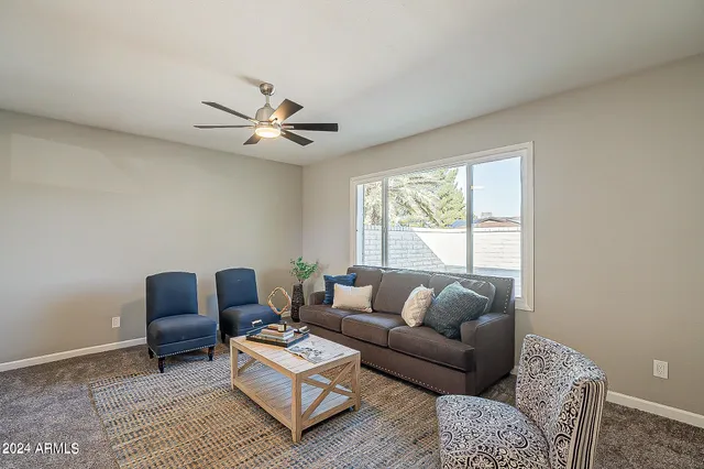 $2,600 | 14008 North 52nd Avenue, Glendale, AZ 85306