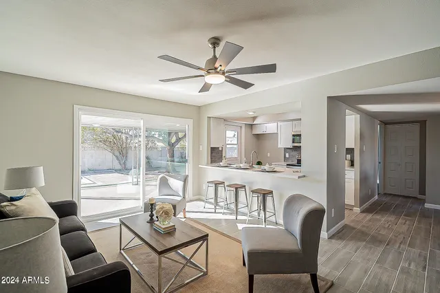 $2,600 | 14008 North 52nd Avenue, Glendale, AZ 85306