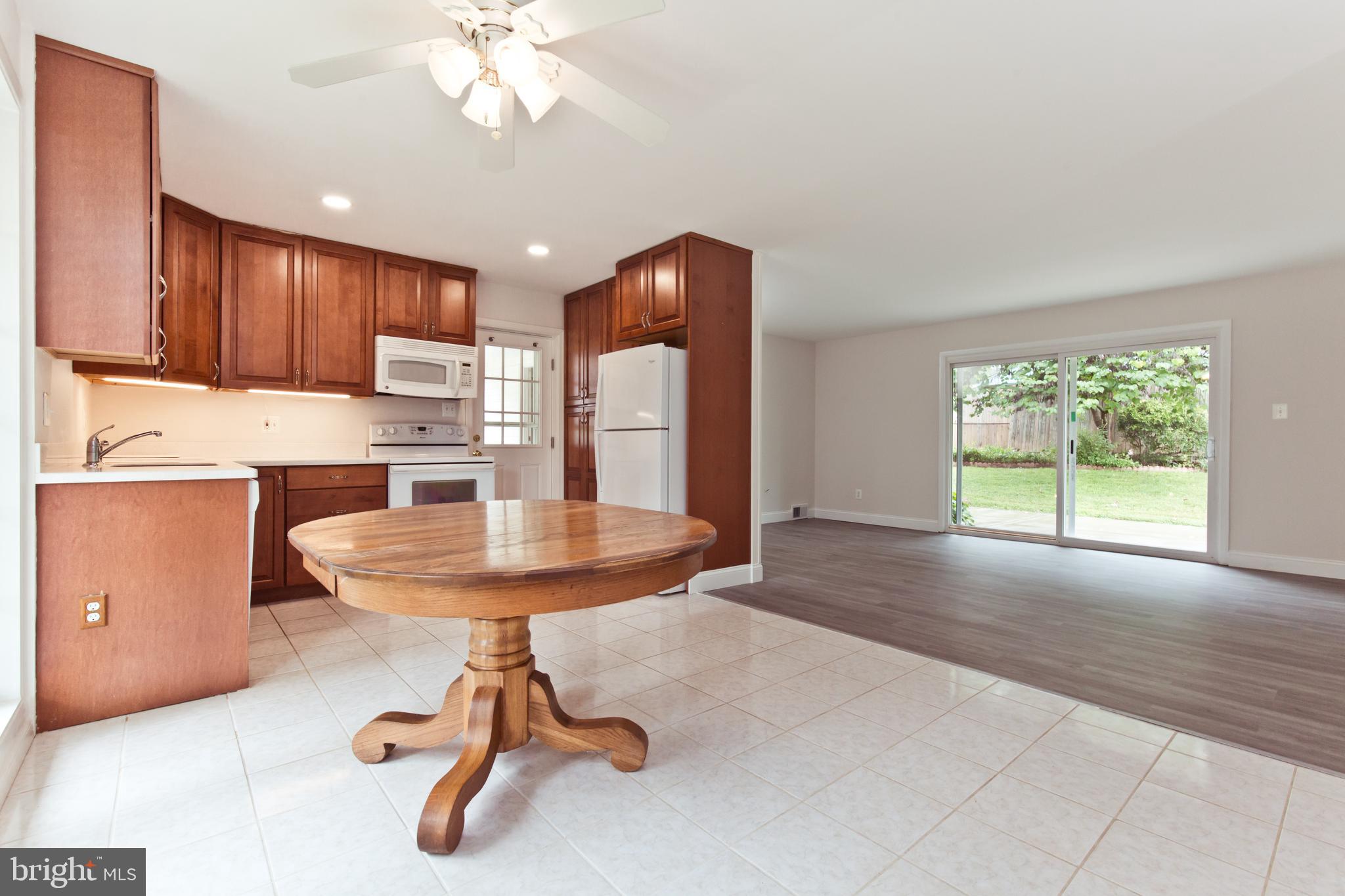 5202 Kipling Street Springfield, VA 22151 - Photo 4 of 31