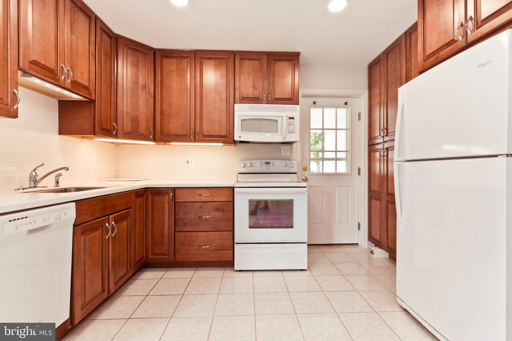 5202 Kipling Street Springfield, VA 22151 - Photo 5 of 31