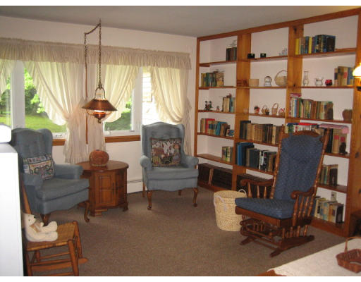 30 Laurelwood Road Rutland, MA 01543 - Photo 8 of 21 a living room with furniture and a window