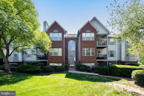 $230,000 | 2051 Alice Avenue, Unit 104, Oxon Hill, MD 20745