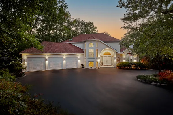 $1,499,900 | 2822 Moelter Drive, Lyons, WI 53147