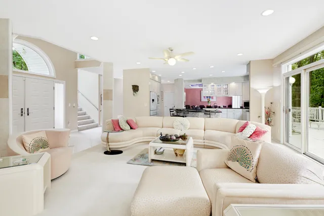 $1,499,900 | 2822 Moelter Drive, Lyons, WI 53147