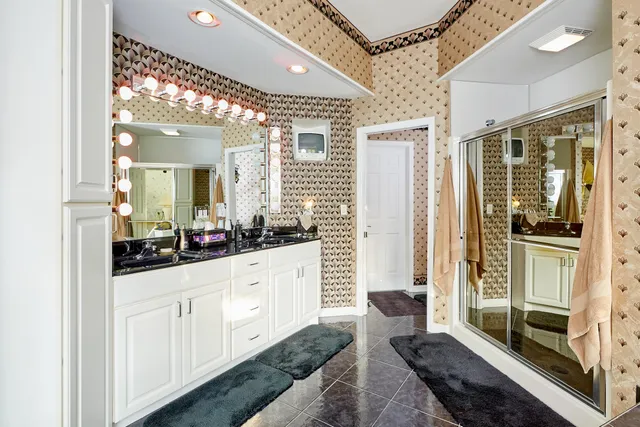 $1,499,900 | 2822 Moelter Drive, Lyons, WI 53147