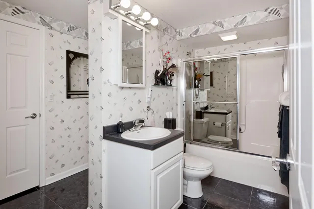 $1,499,900 | 2822 Moelter Drive, Lyons, WI 53147