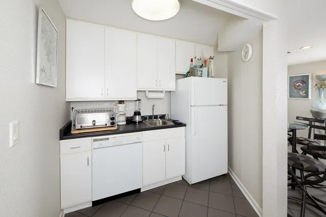 $1,499,900 | 2822 Moelter Drive, Lyons, WI 53147