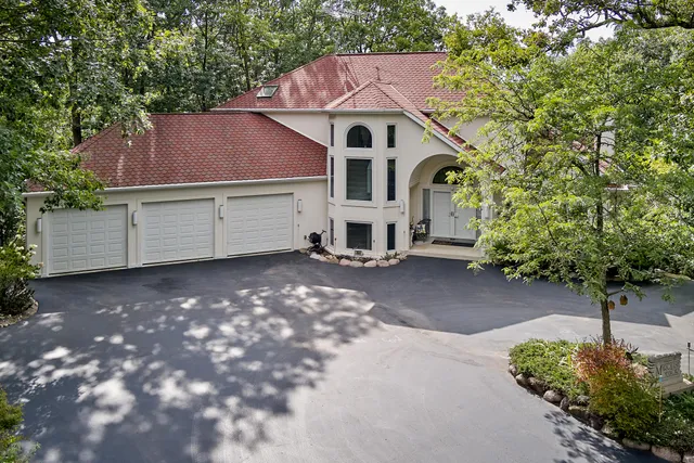 $1,499,900 | 2822 Moelter Drive, Lyons, WI 53147