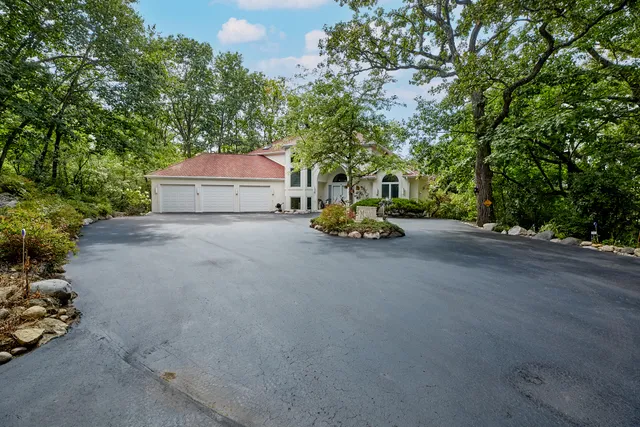 $1,499,900 | 2822 Moelter Drive, Lyons, WI 53147