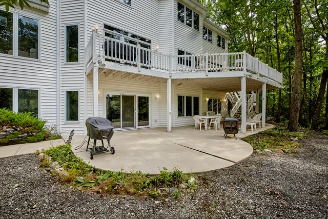 $1,499,900 | 2822 Moelter Drive, Lyons, WI 53147