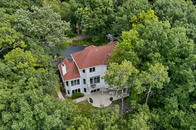 $1,499,900 | 2822 Moelter Drive, Lyons, WI 53147