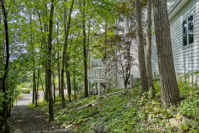 $1,499,900 | 2822 Moelter Drive, Lyons, WI 53147