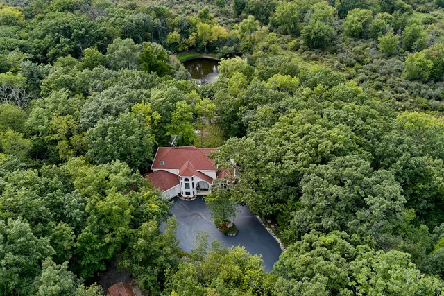 $1,499,900 | 2822 Moelter Drive, Lyons, WI 53147