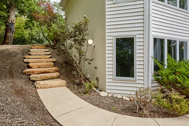 $1,499,900 | 2822 Moelter Drive, Lyons, WI 53147