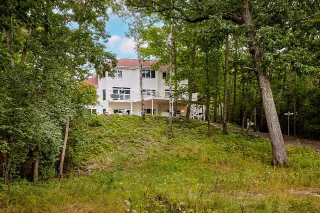 $1,499,900 | 2822 Moelter Drive, Lyons, WI 53147