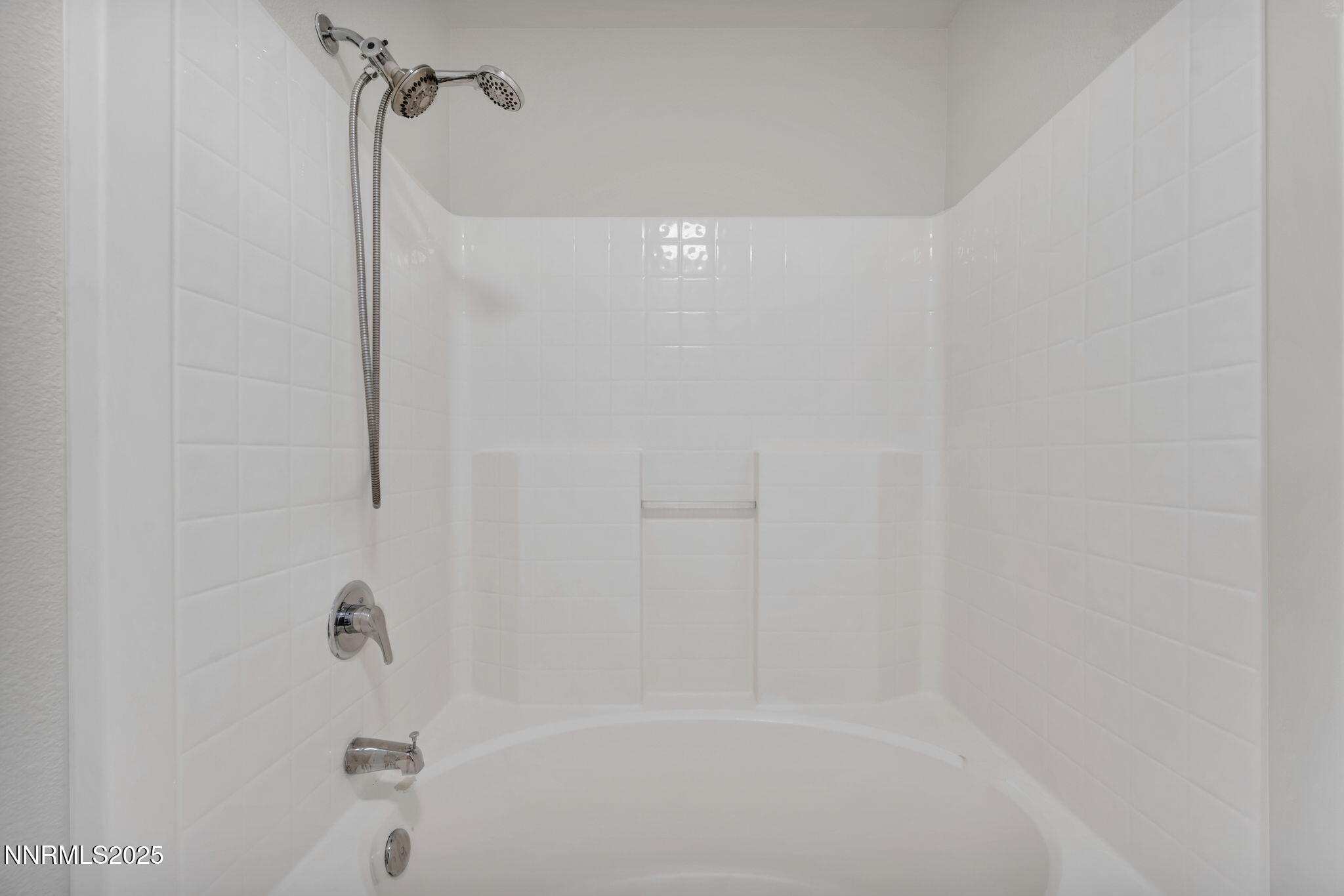 115 Calistoga Court Reno, NV 89508 - Photo 37 of 58 a bathroom with a shower