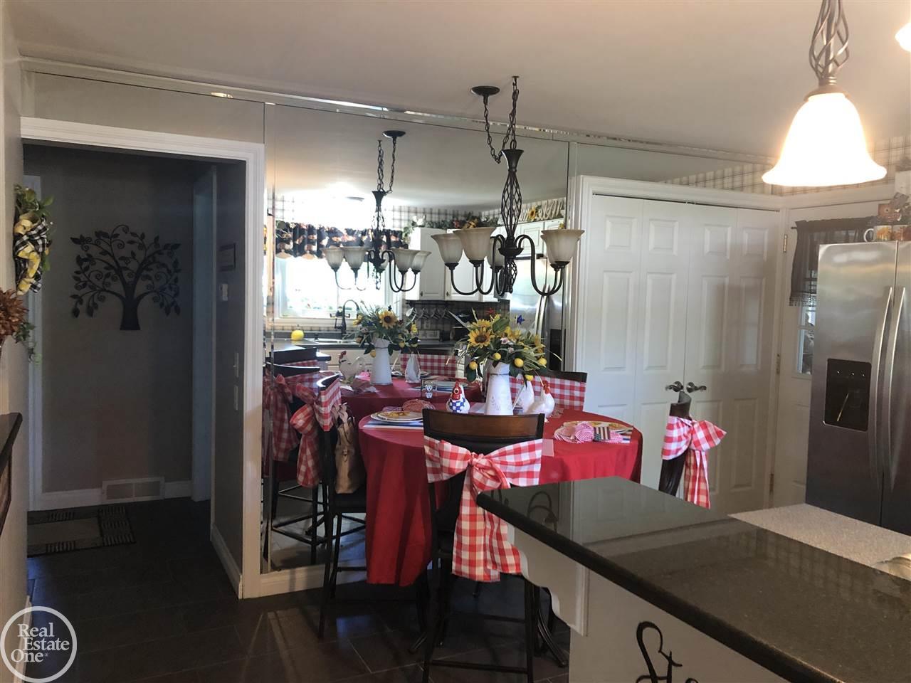 2376 Michigan Road Port Huron, MI 48060 - Photo 8 of 17 50045773-7.JPG