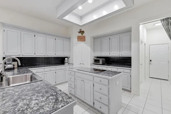 $775,000 | 2105 Leeds Drive, Plano, TX 75025