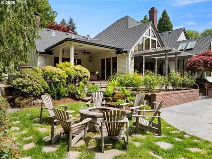 $2,100,000 | 21469 Waterford Place, West Linn, OR 97068
