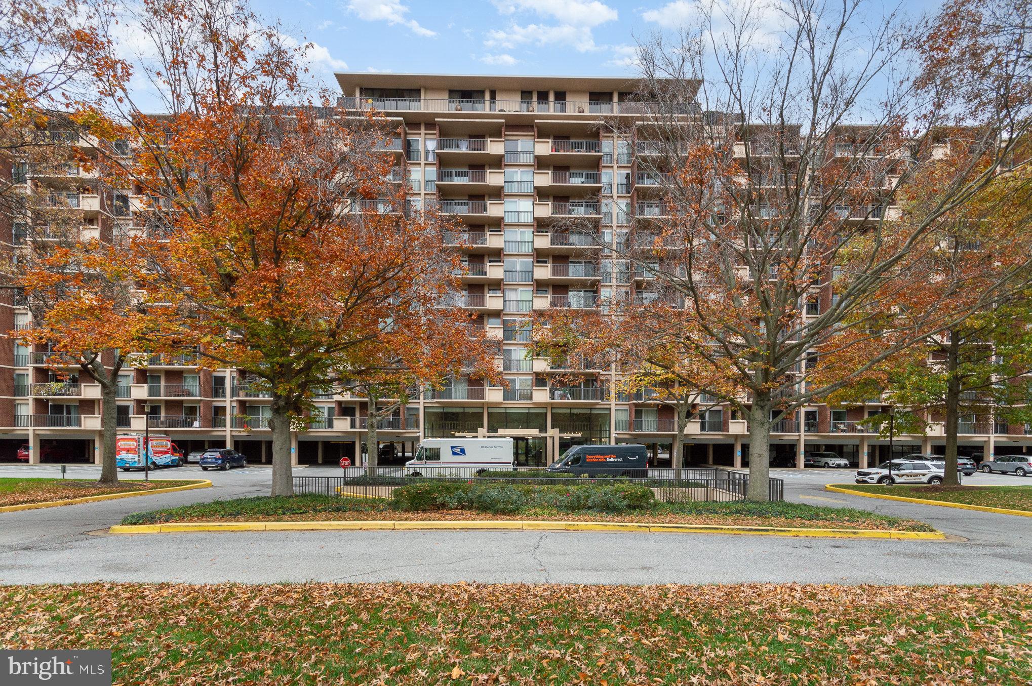 1300 Army Navy Drive, Unit 919 Arlington, VA 22202 - Photo 1 of 35