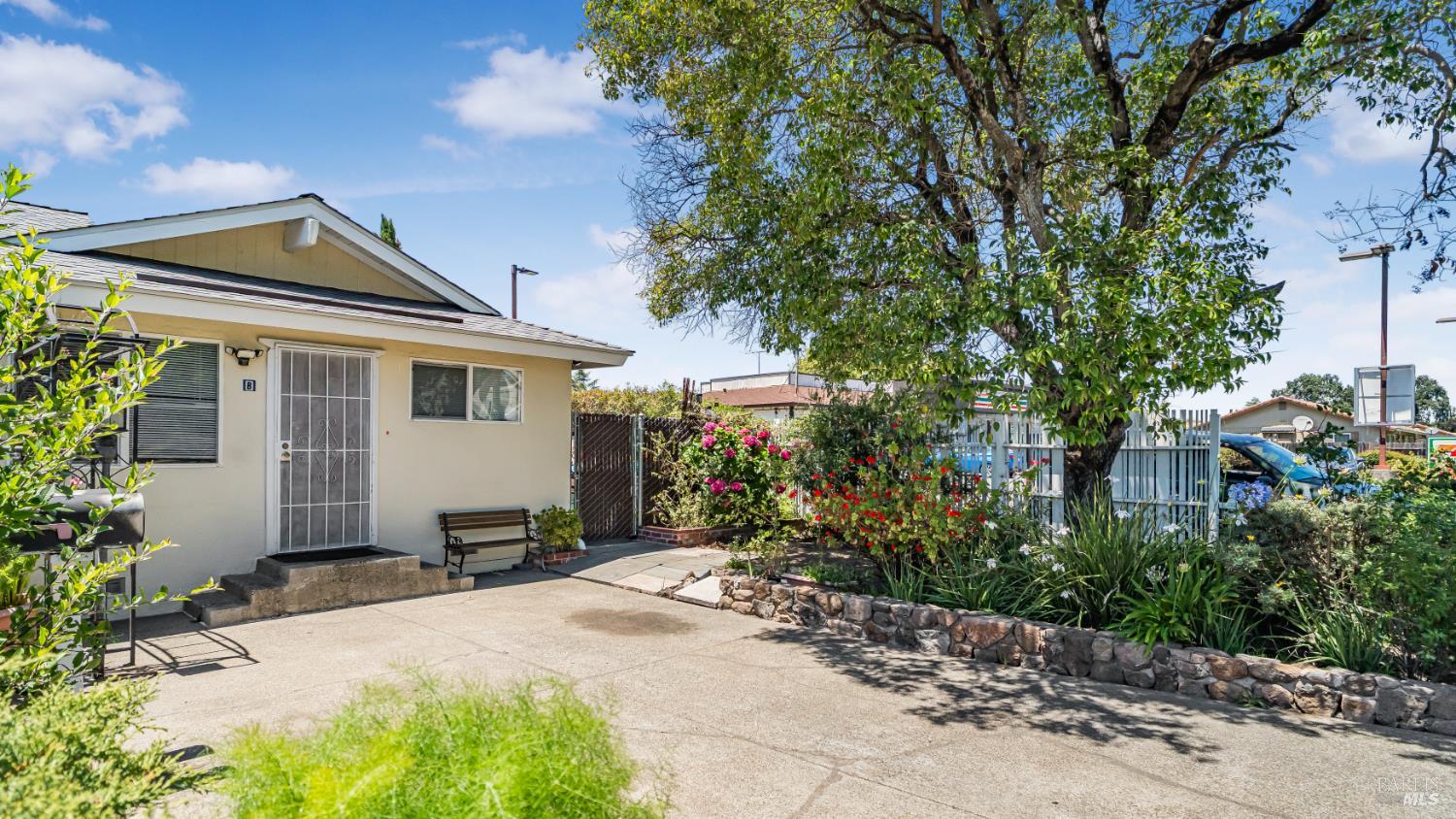 1801 Corby Avenue Santa Rosa, CA 95407 - Photo 4 of 35