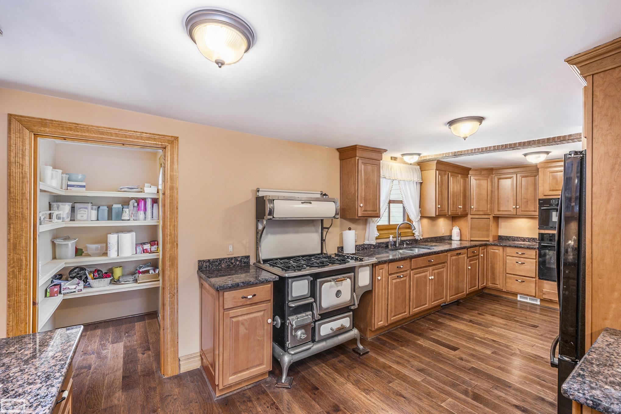 185 South Main Street Romeo, MI 48065 - Photo 11 of 56