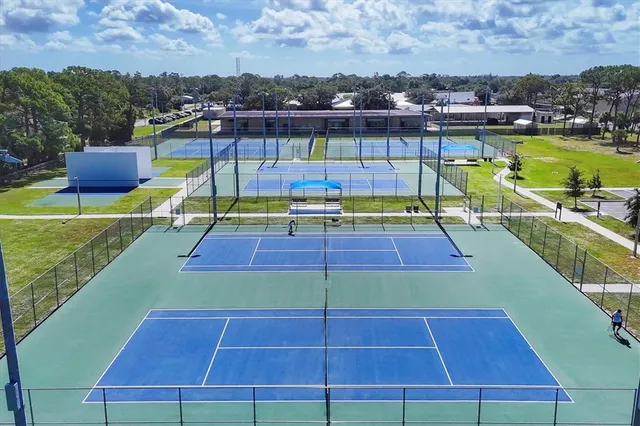 a car parked in front of a building