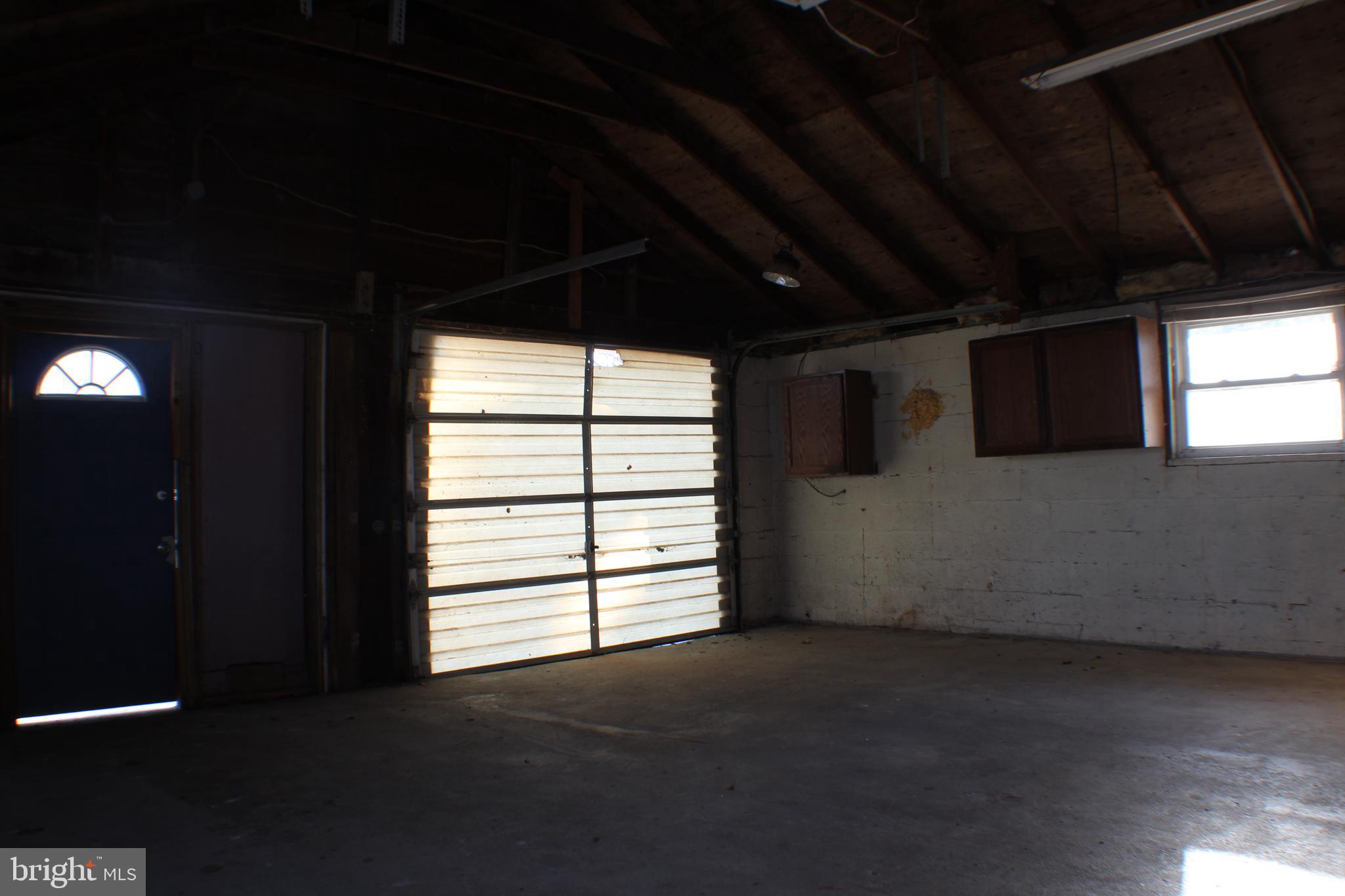 161 Sinnickson Landing Road Salem, NJ 08079 - Photo 27 of 35 a view of empty room with windows