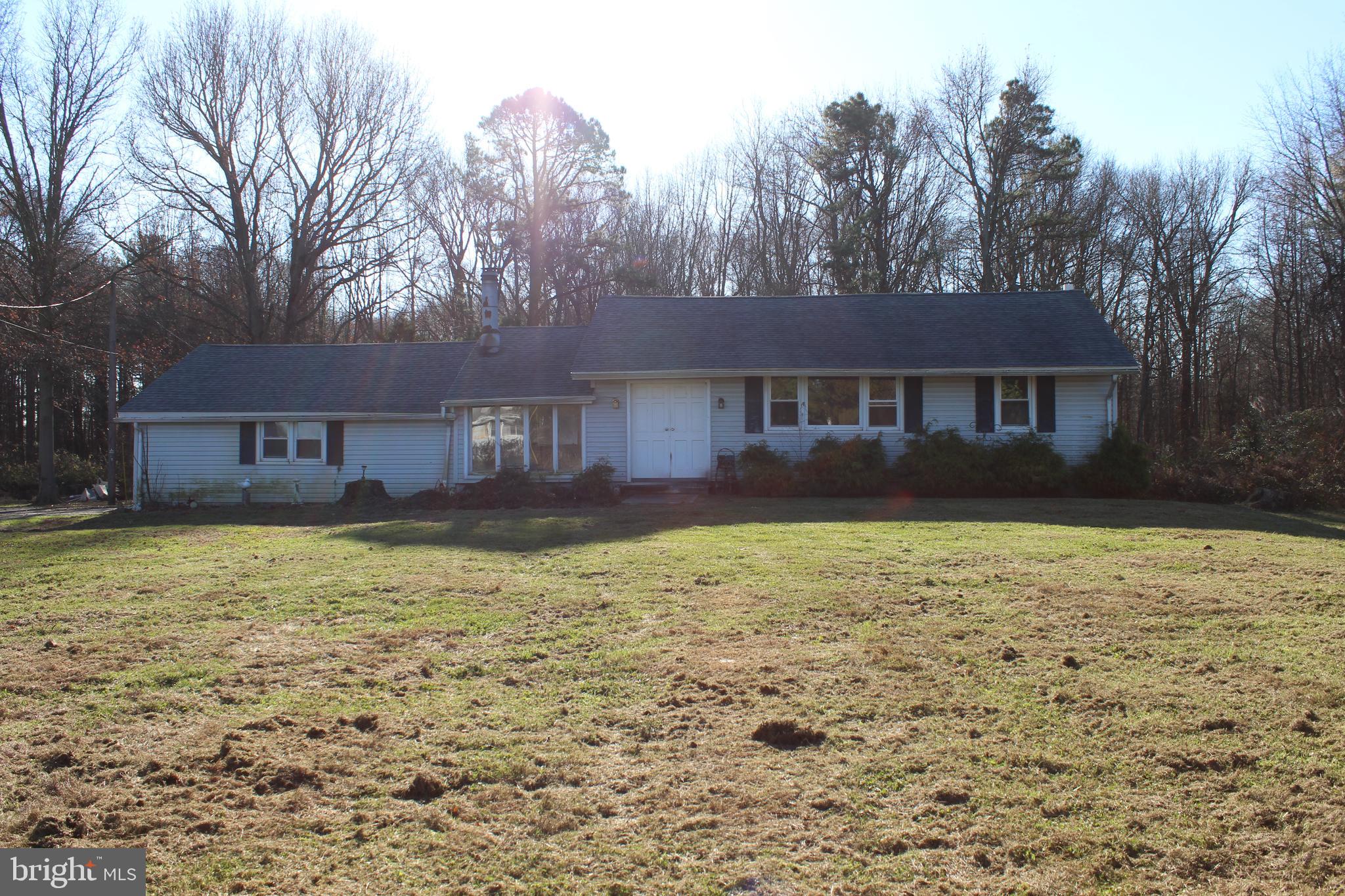 161 Sinnickson Landing Road Salem, NJ 08079 - Photo 3 of 35 a house view with a garden space