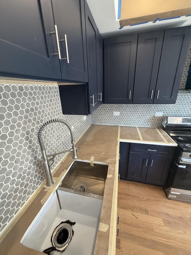 2157 North Western Avenue, Unit 2 Chicago, IL 60647 - Photo 3 of 15