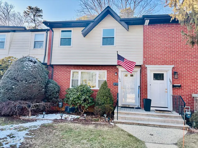 $299,900 | 1294 Victoria Court, Brick, NJ 08724