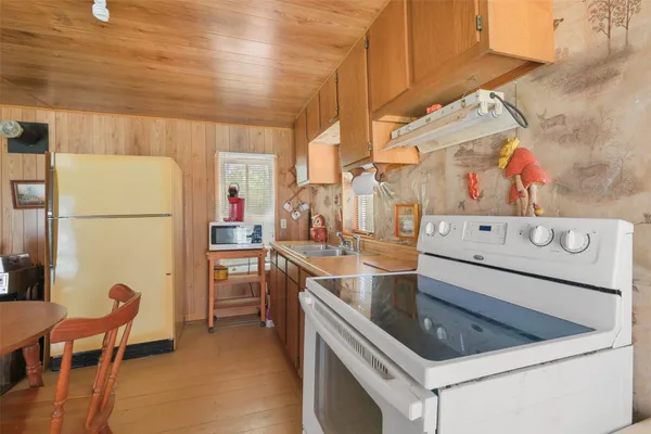 $1,050,000 | 24718 Squirrel Road, New Ulm, TX 78950