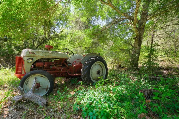 $1,050,000 | 24718 Squirrel Road, New Ulm, TX 78950