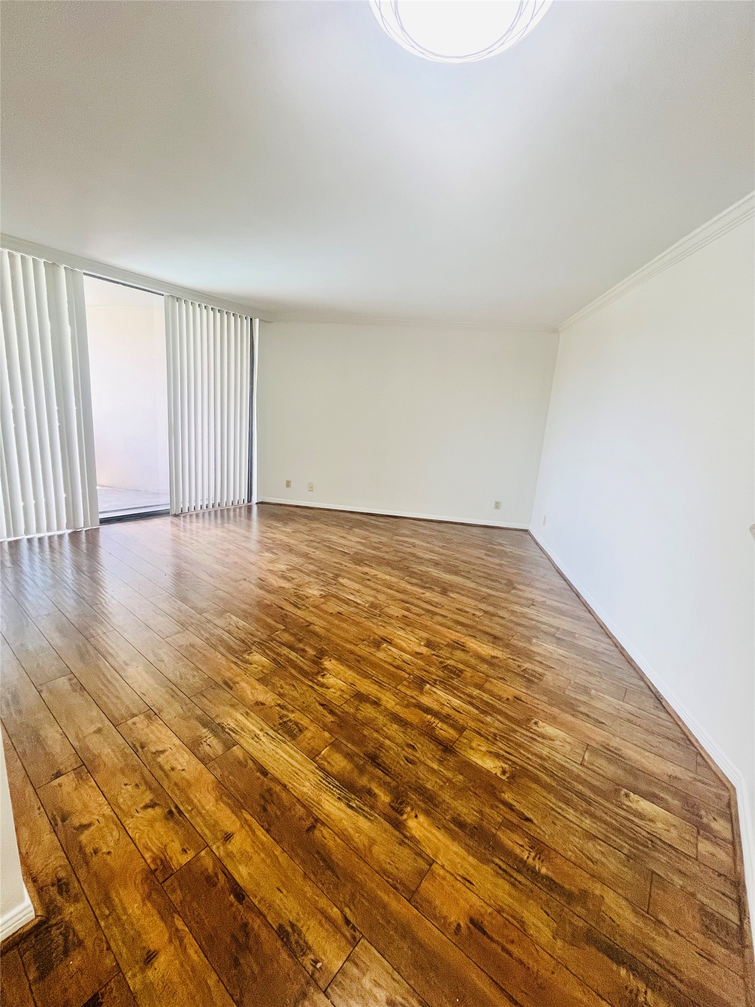 3525 Sage Road, Unit 201 Houston, TX 77056 - Photo 10 of 19 Living room with balcony exit
