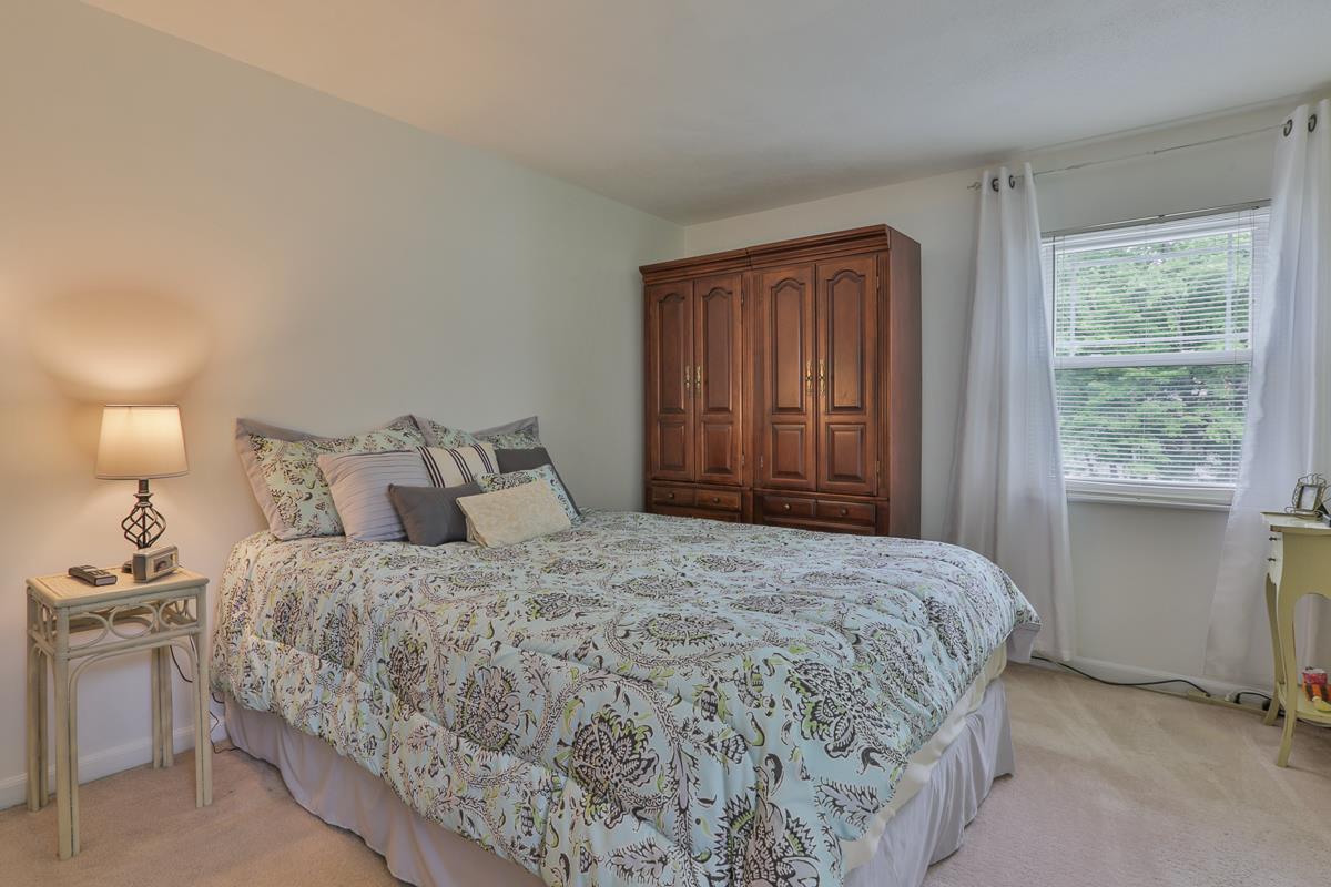 155 Lancaster Farm Road Salem, NH 03079 - Photo 14 of 27