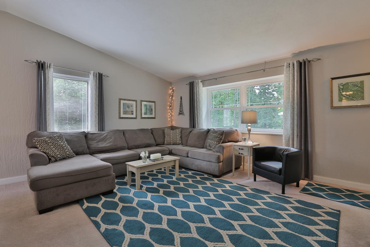 155 Lancaster Farm Road Salem, NH 03079 - Photo 4 of 27