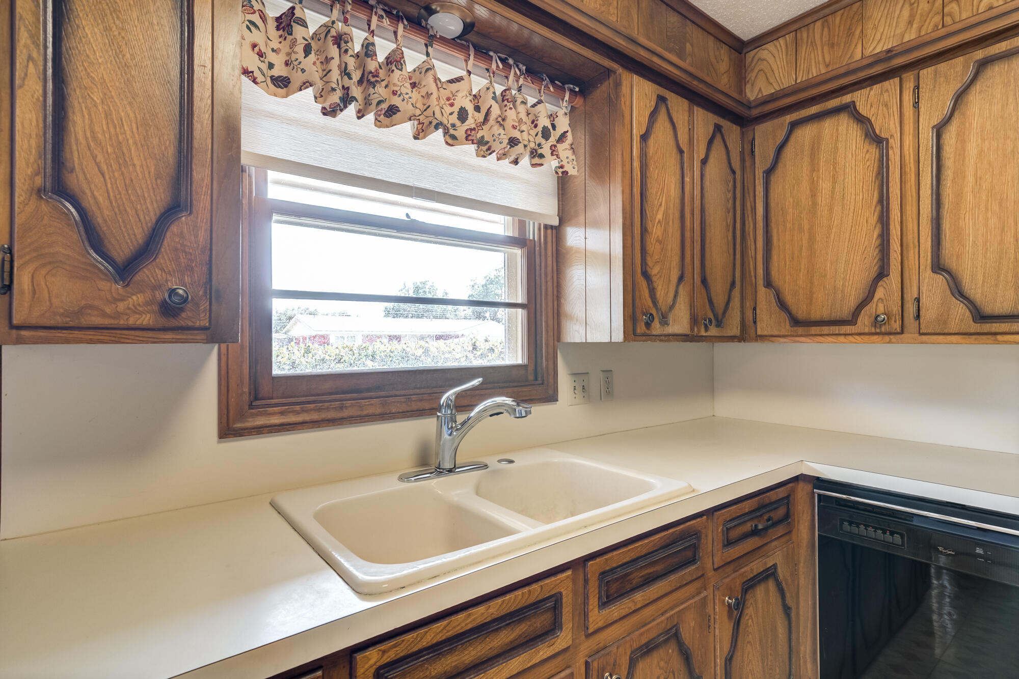 3204 68th Street Lubbock, TX 79413 - Photo 10 of 43 DSC01607_08_09_10_11