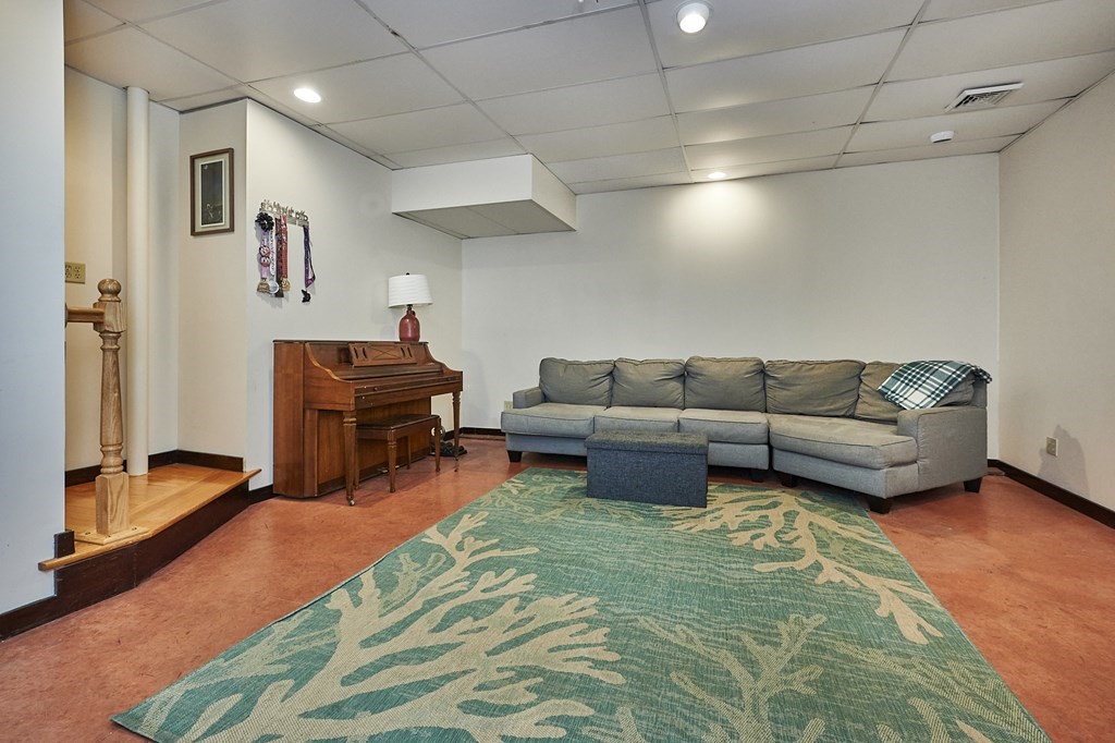 426 Kennedy Road Northampton, MA 01053 - Photo 13 of 42 Gallery Image 13
