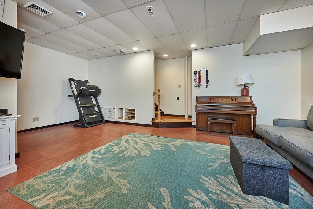 426 Kennedy Road Northampton, MA 01053 - Photo 14 of 42 Gallery Image 14