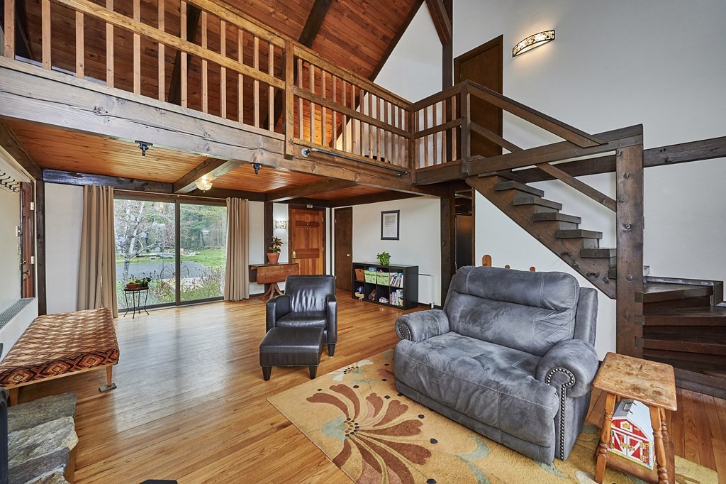 426 Kennedy Road Northampton, MA 01053 - Photo 4 of 42 Gallery Image 4