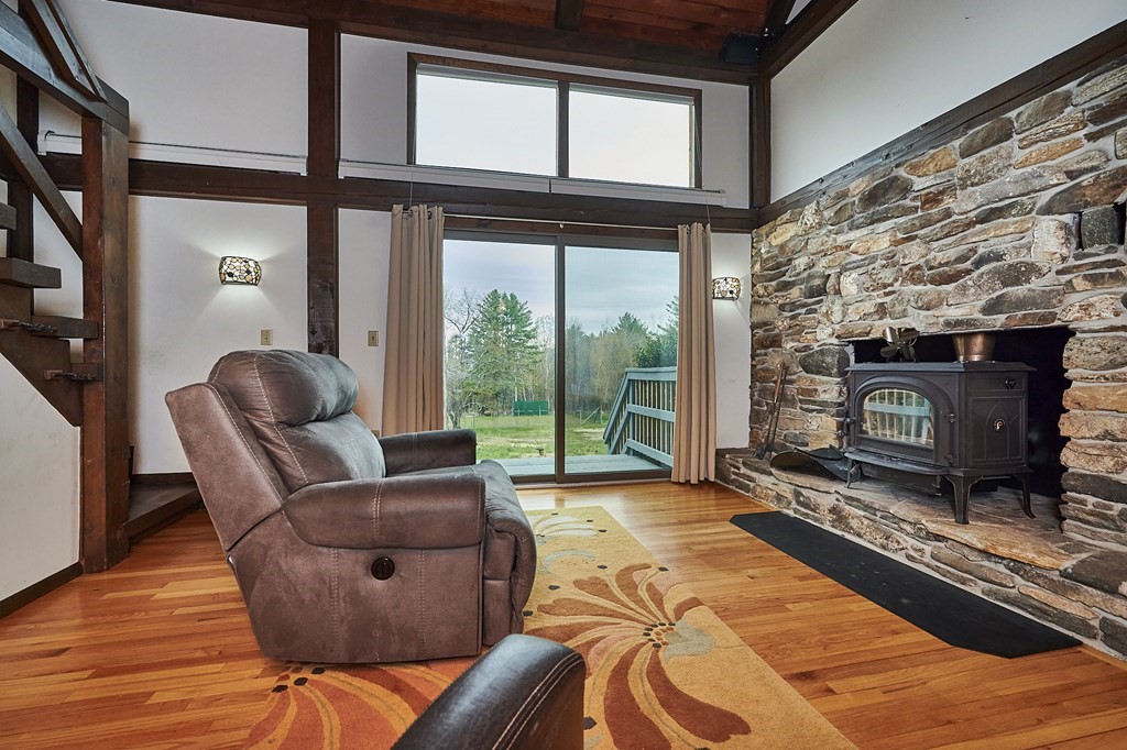 426 Kennedy Road Northampton, MA 01053 - Photo 5 of 42 Gallery Image 5