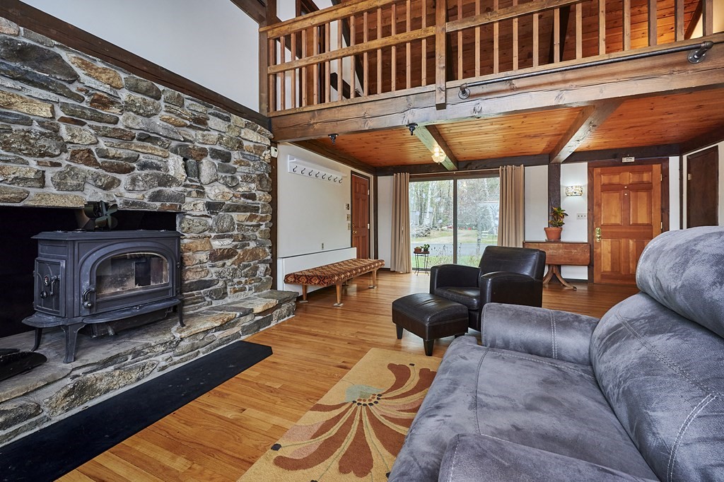 426 Kennedy Road Northampton, MA 01053 - Photo 6 of 42 Gallery Image 6
