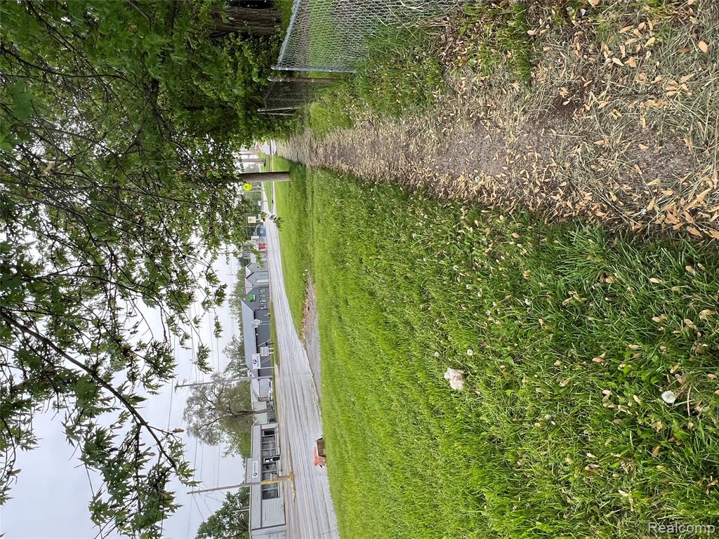 4172 Fenton Road Flint, MI 48507 - Photo 3 of 15