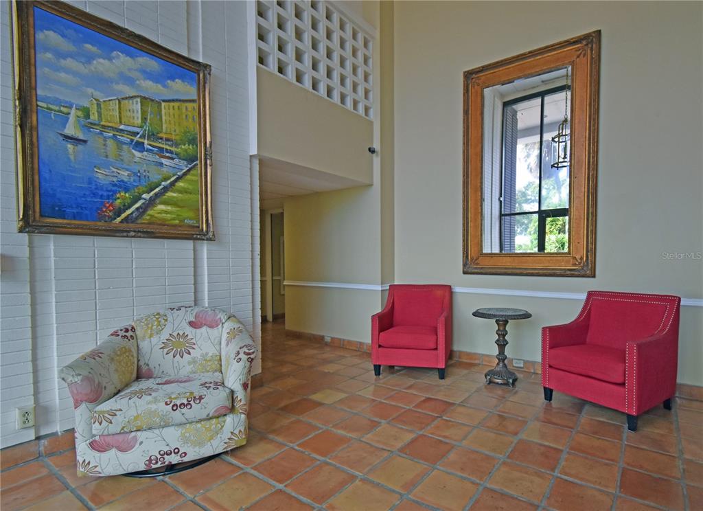 4015 Bayshore Boulevard, Unit 17F Tampa, FL 33611 - Photo 11 of 32 a living room with furniture and a couch