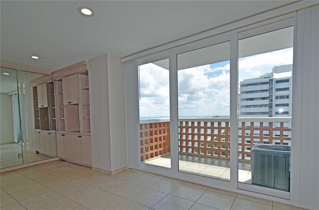 4015 Bayshore Boulevard, Unit 17F Tampa, FL 33611 - Photo 14 of 32 a view of empty room with windows