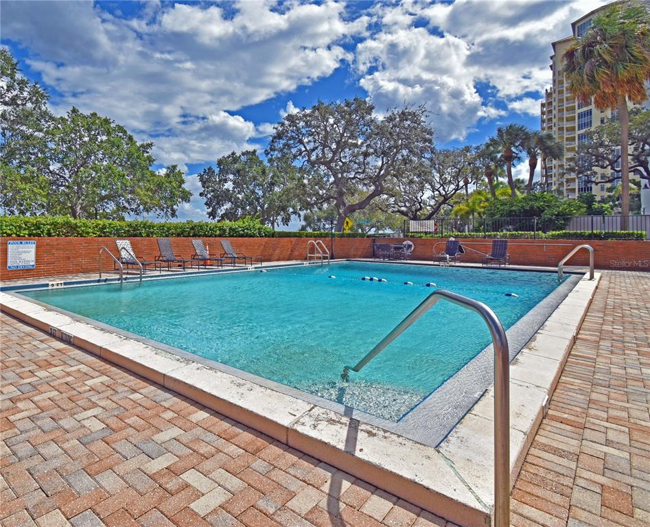 4015 Bayshore Boulevard, Unit 17F Tampa, FL 33611 - Photo 8 of 32 a view of a tennis court