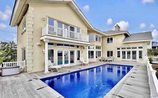 $245,000 | 605 Dune Road, Westhampton, NY 11978