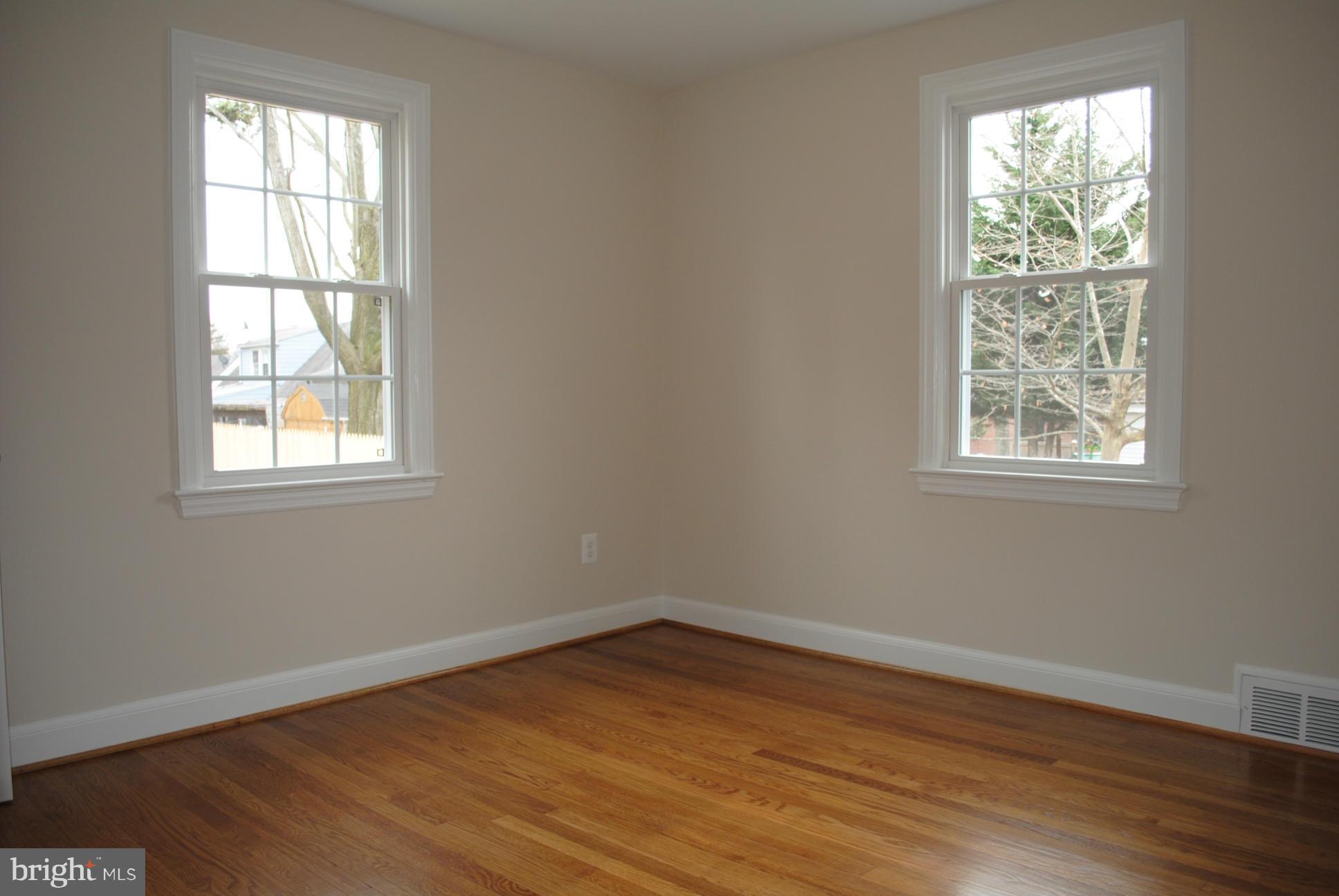 9705 Sutherland Road Silver Spring, MD 20901 - Photo 16 of 30 Bedroom