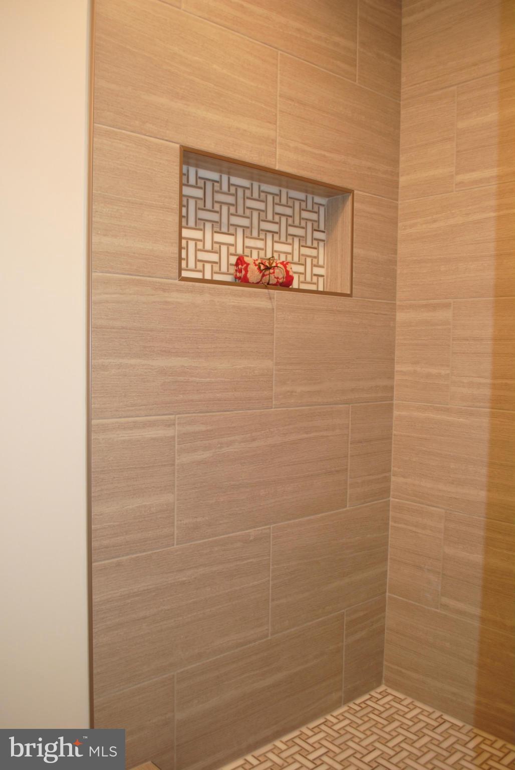 9705 Sutherland Road Silver Spring, MD 20901 - Photo 19 of 30 Bath (Master)